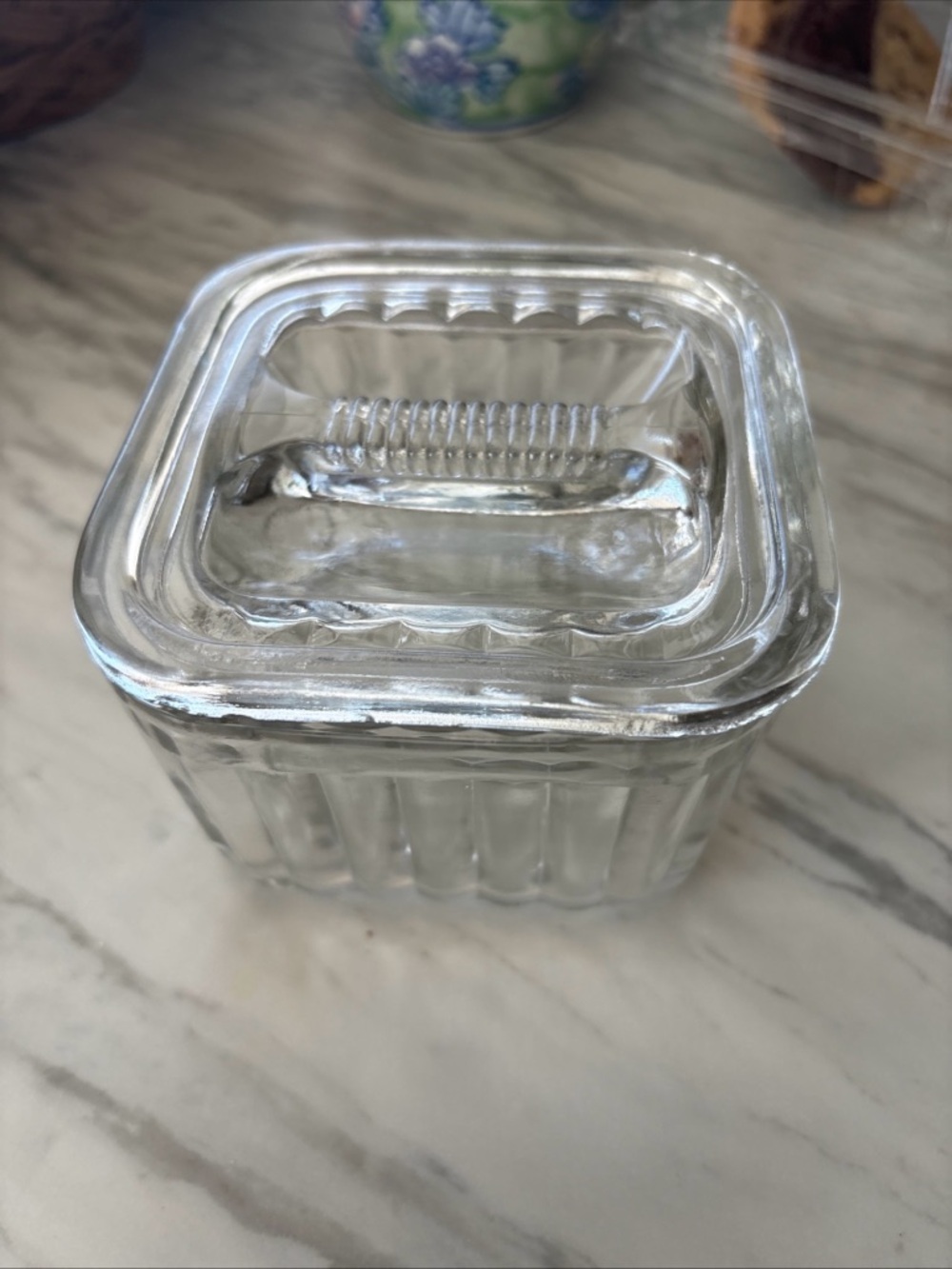 Frigie Clear Glass Square Covered Dish - Picture 2 of 12
